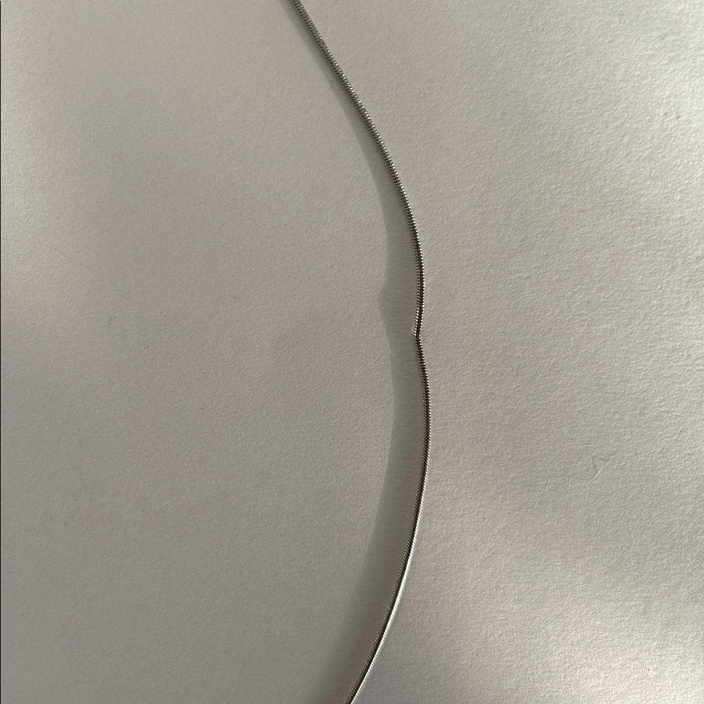 Elegant Silver Necklace - Picture 5 of 5